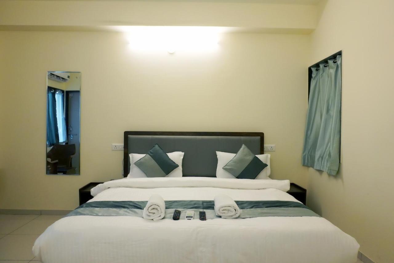 Hotel Nova Sk Rajkot Ngoại thất bức ảnh