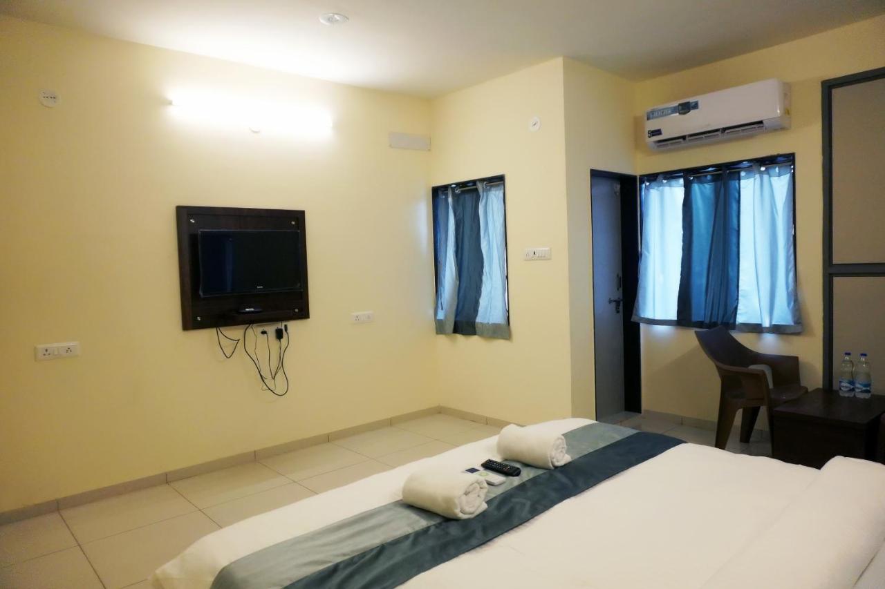 Hotel Nova Sk Rajkot Ngoại thất bức ảnh