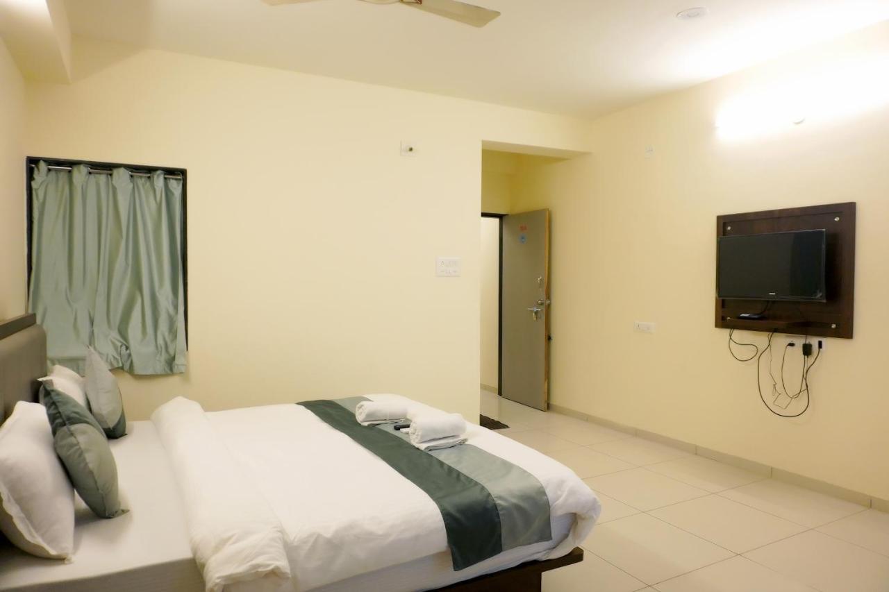 Hotel Nova Sk Rajkot Ngoại thất bức ảnh