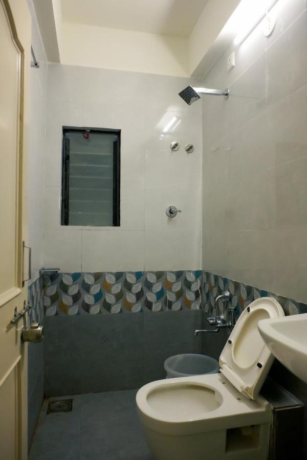 Hotel Nova Sk Rajkot Ngoại thất bức ảnh