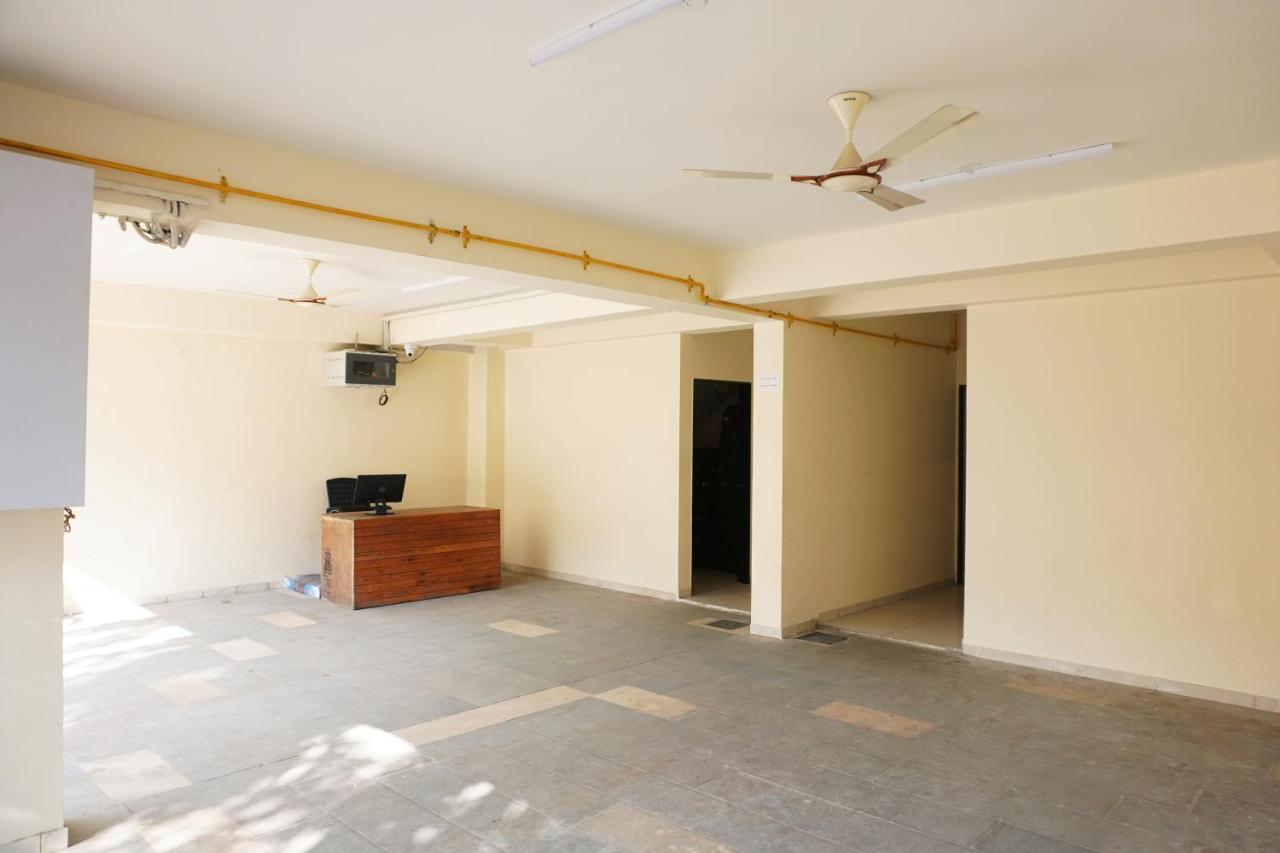 Hotel Nova Sk Rajkot Ngoại thất bức ảnh