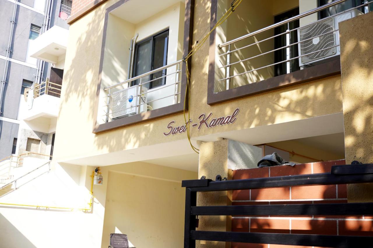 Hotel Nova Sk Rajkot Ngoại thất bức ảnh
